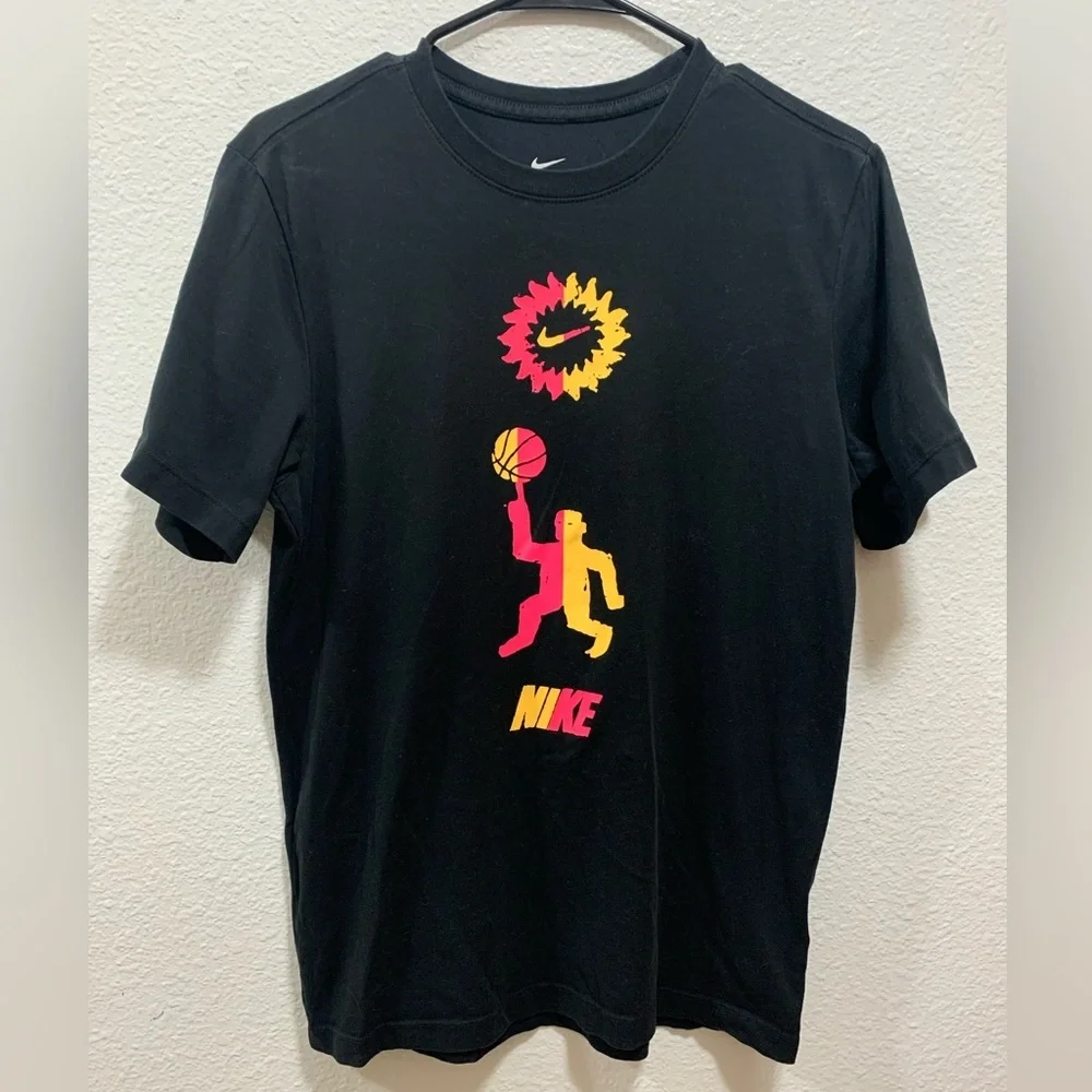 Nike tee basketball Dri Fit short sleeve unisex men’s graphic athletic shirt - Picture 4 of 4